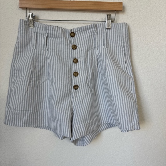Abercrombie & Fitch Women's Blue and White Striped Shorts with Belt - Picture 1 of 8